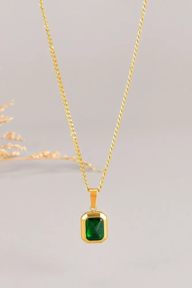 Liopa Spring Green Pendant Necklace