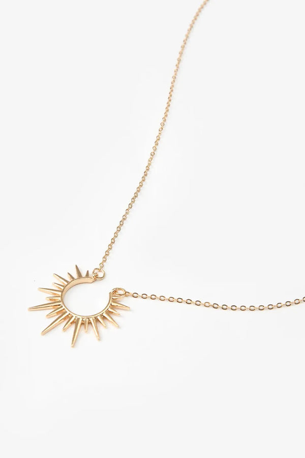 Nazy Sun Decor Metallic Necklace